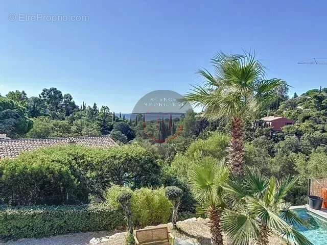 Maison à LES ISSAMBRES