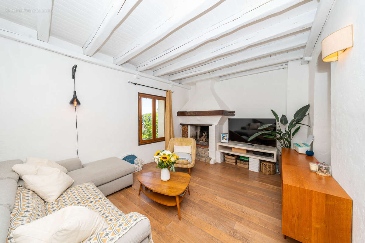 Appartement à LA COLLE-SUR-LOUP