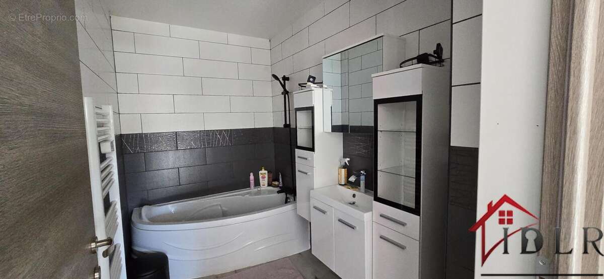 Maison à LARIANS-ET-MUNANS