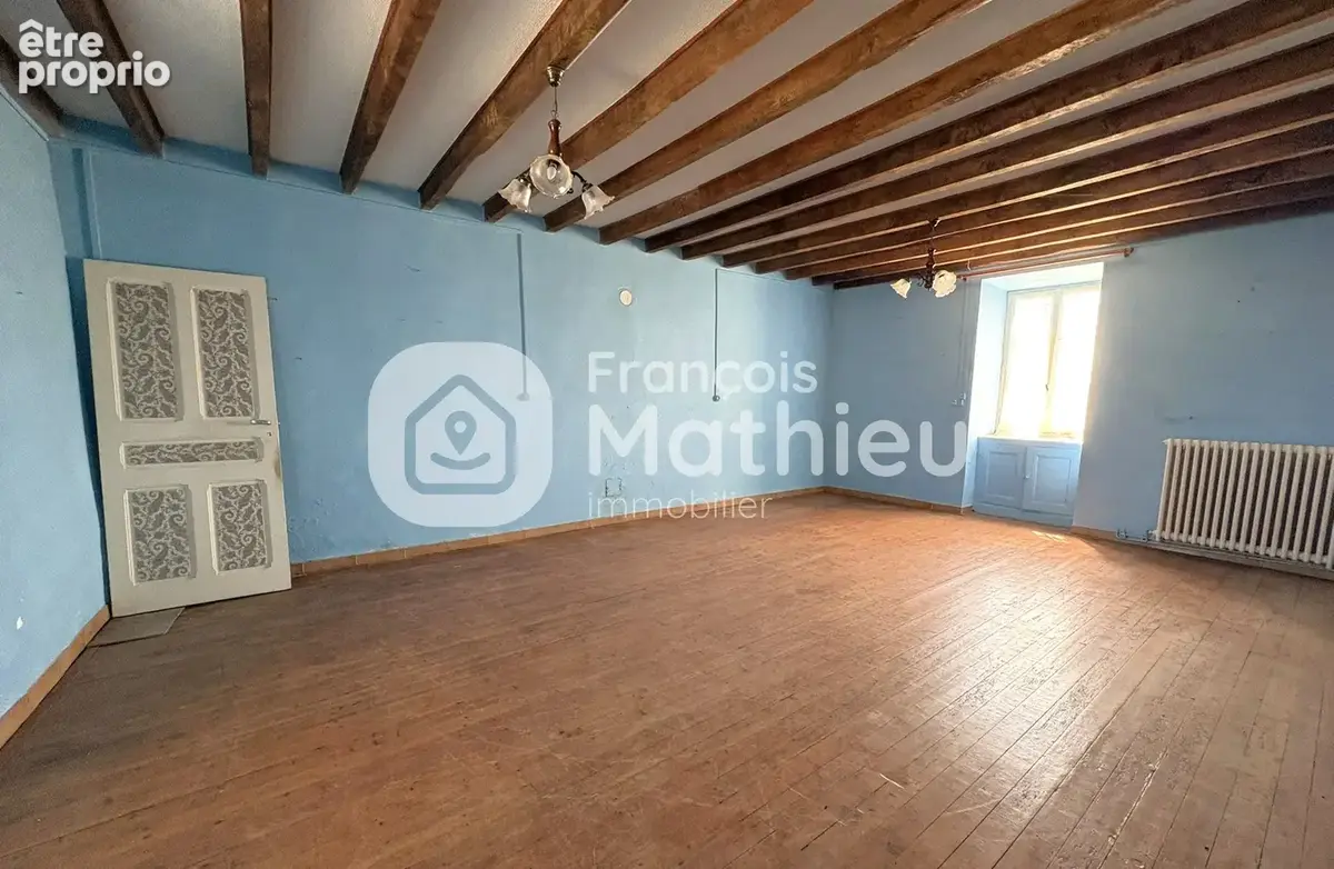 Châtillon-sur-Chalaronne - Maison avec dépendances à rénover sur 1 379 m2 de terrain - photo 6
