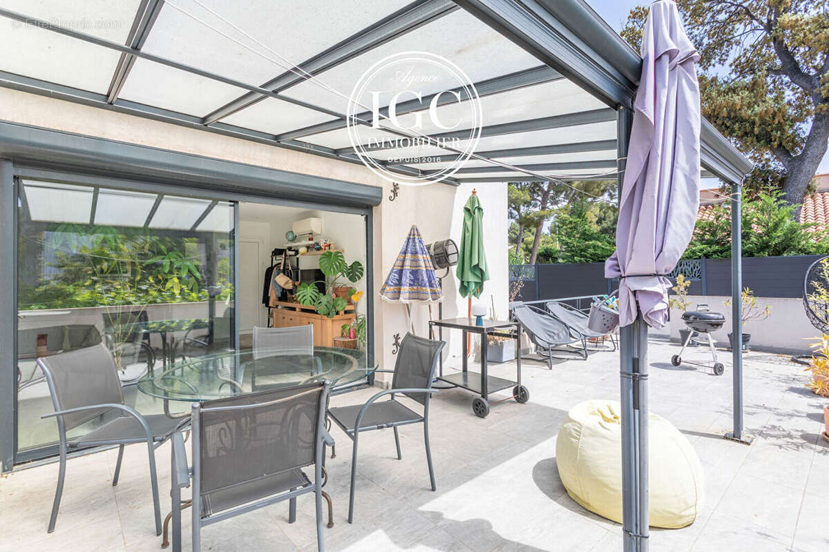 A VENDRE _ Très bel appartement de 68.87 m² avec jardin et terrasse , et garage proche mer à Carry-le-Rouet - photo 3