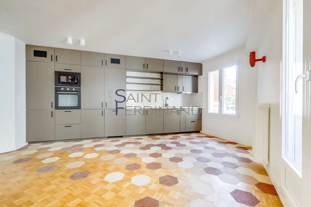 Appartement à PARIS-18E