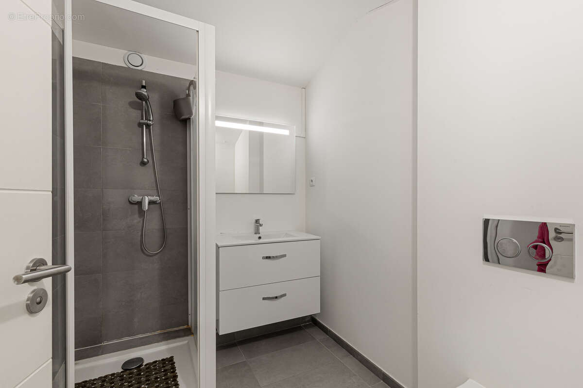 Appartement à MOUANS-SARTOUX