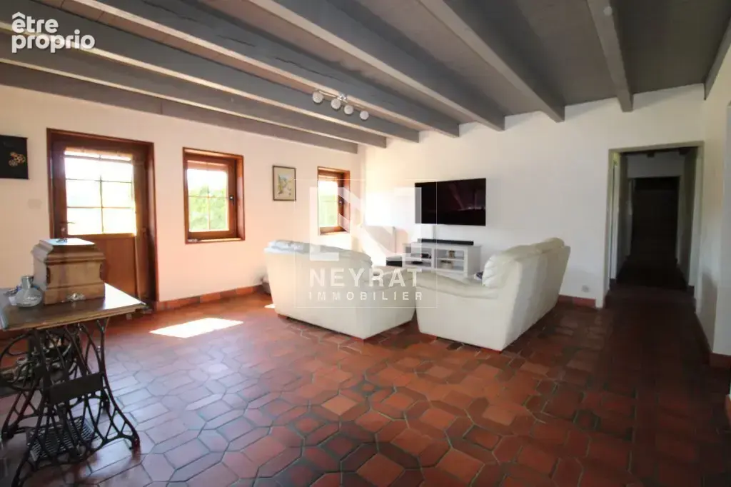 Maison 4 chambres et parcelle de 3900 m², une cour - photo 5