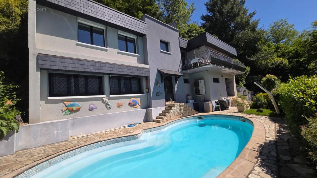 Maison à VIVIERS-DU-LAC