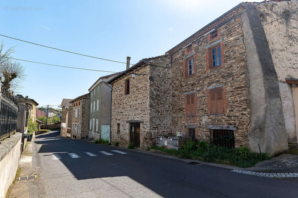 Corps de ferme Champagnac Le Vieux 160 m2 - photo 18