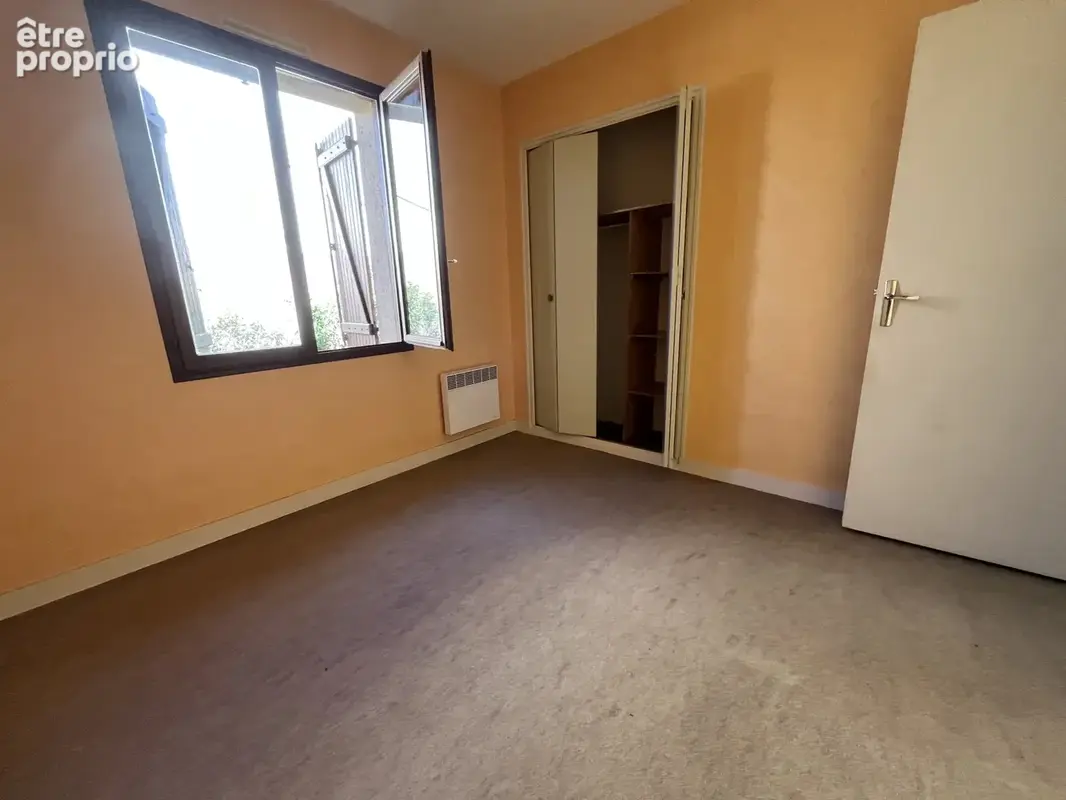 ref 112615 THOUARS Centre ville maison de plain pied type 4 avec jardin et garage - photo 4