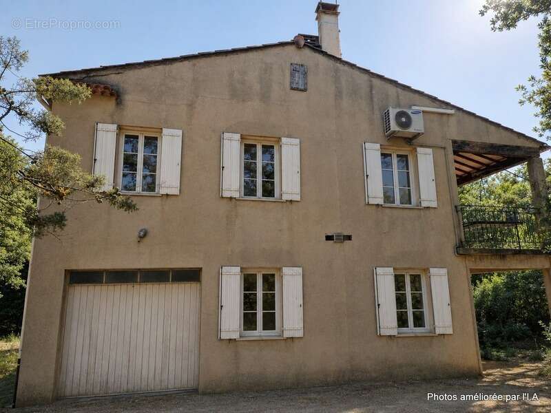 AIX Sud - Cabriès - Vente Grande Villa T4 de 200 M2 plein sud, à rénover, sur 1900M2 de terrain, emplacement de premier choix au - photo 4