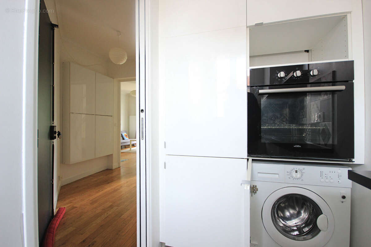 PARIS XIX  Métro Crimée  2P 39.33m² avec balcon filant / 320 000.00 euros FAI / Dernier étage - photo 8