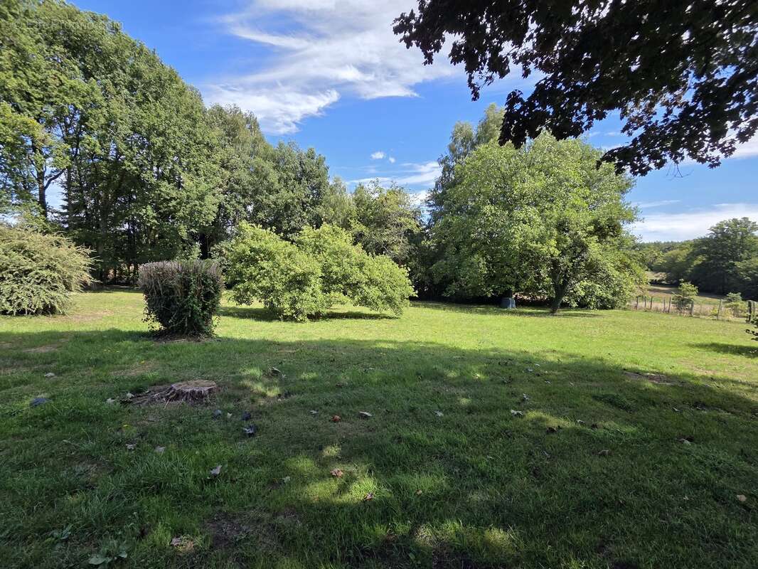 Maison à SAINT-JUST-LE-MARTEL