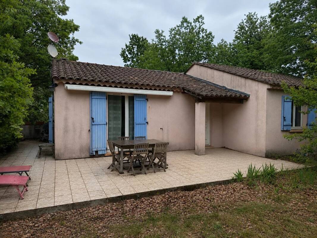 Maison à SAINT-CEZAIRE-SUR-SIAGNE