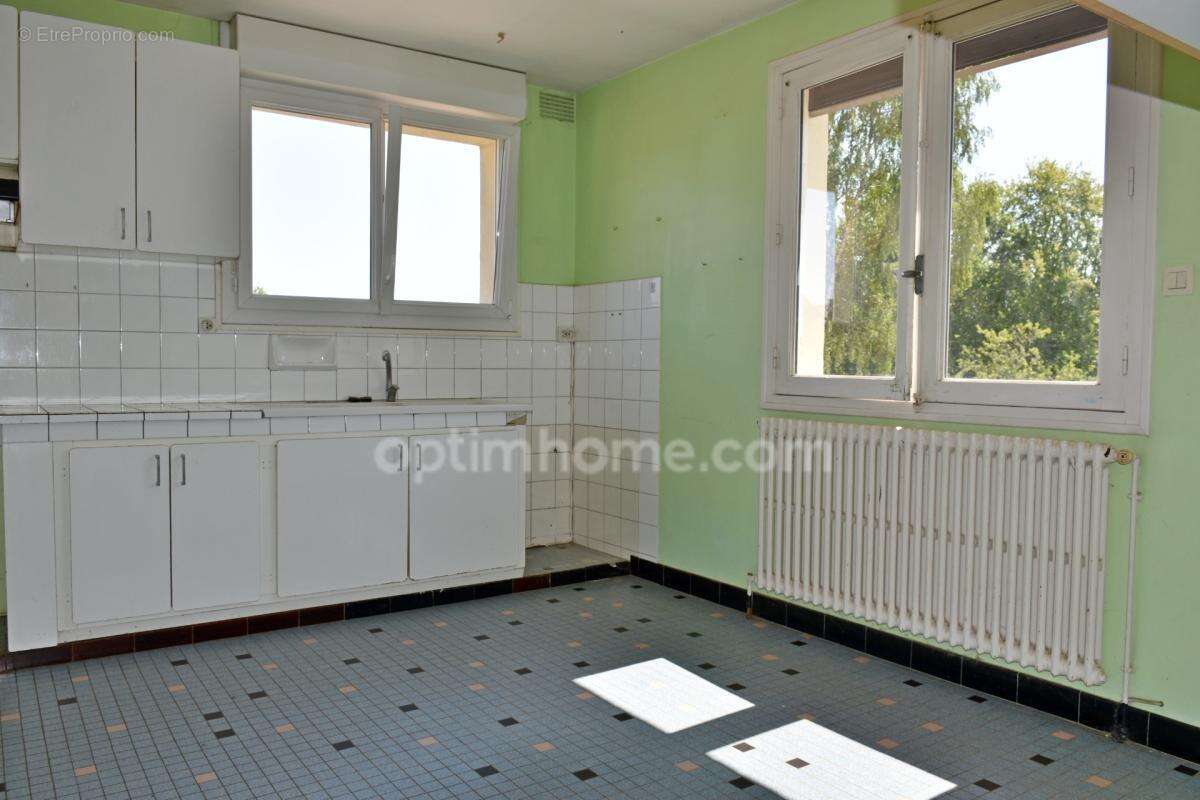 MISSIRIAC – Maison familiale 4 chambres, sous-sol complet et hangar - photo 7