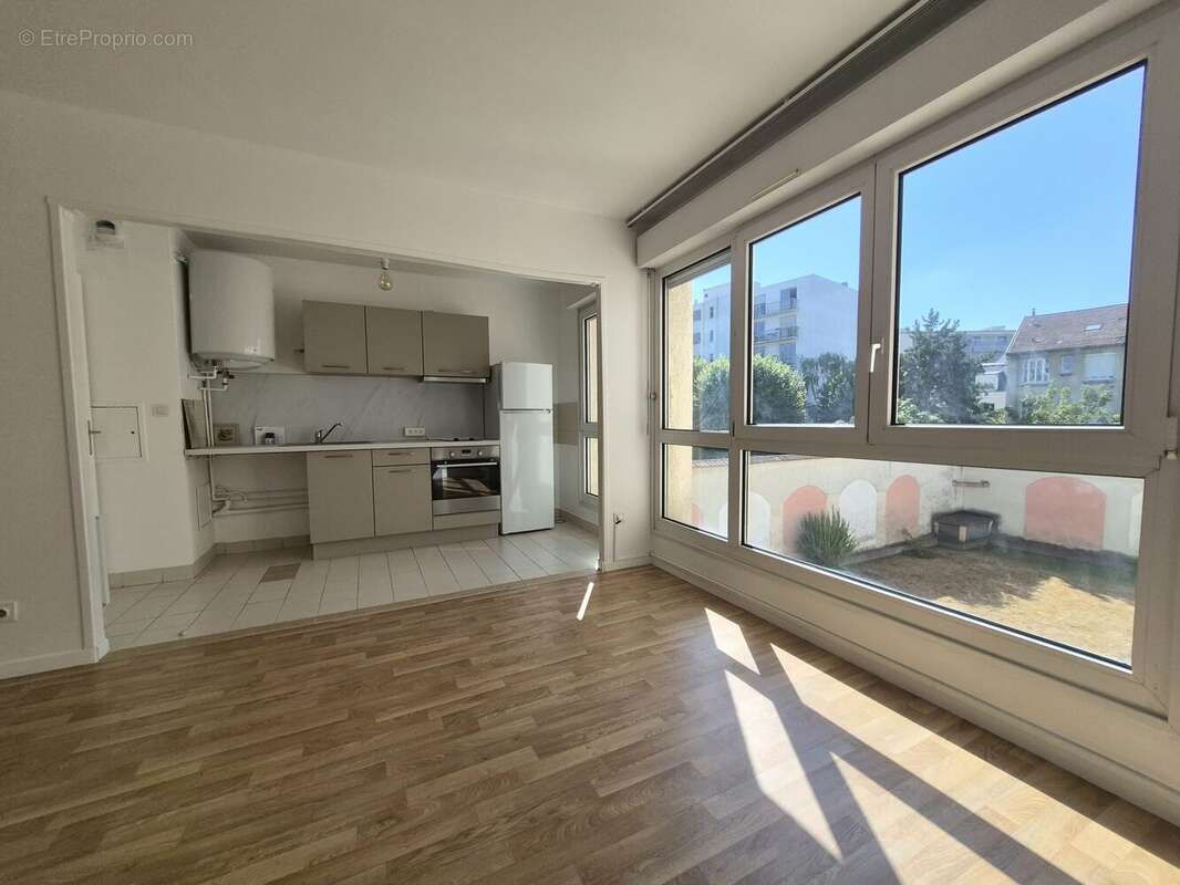 Appartement 46 m² à Reims  - photo 3