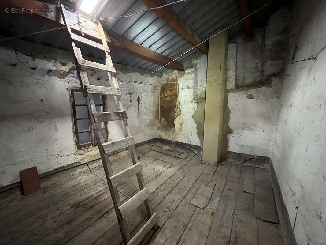 Maison à SAINT-QUENTIN-LA-POTERIE