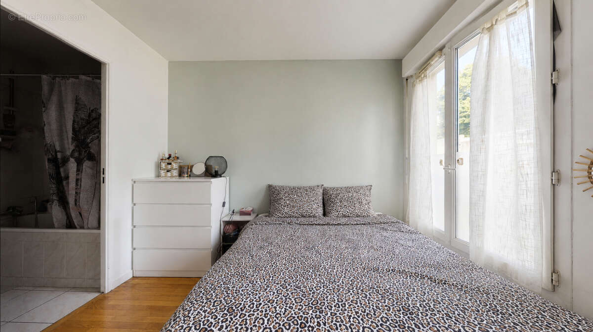 Exclusivité thiais - studio 27m² - parking - proche centre-ville - photo 4
