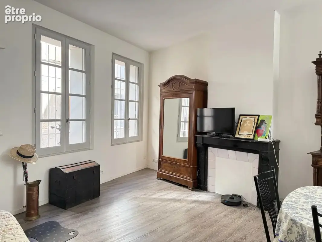 Immeuble avec balcon et terrasse. - photo 8