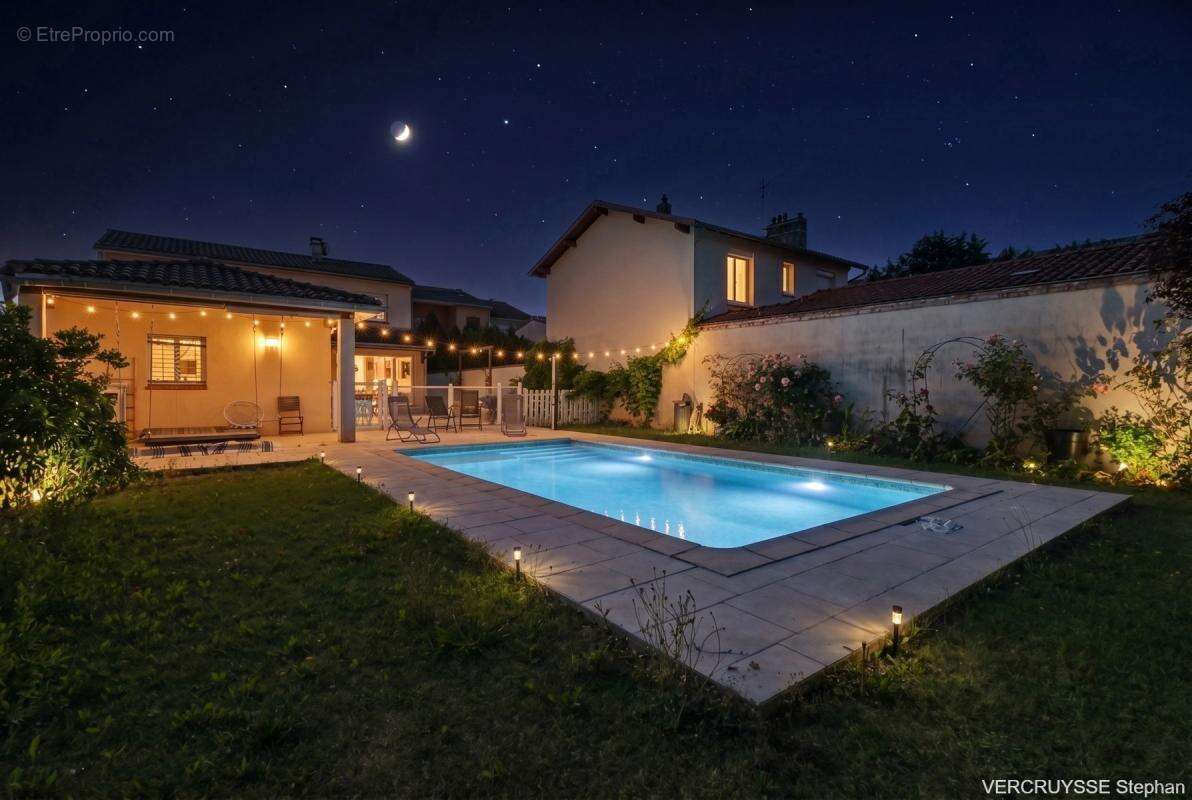 Maison Castelginest  175 m²  7 Pièces  5 Chambres + Bureau, piscine  DPE C  Proche Écoles & Calme - photo 23