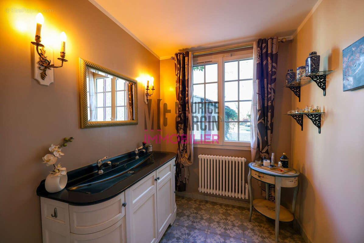Maison à MAZAN