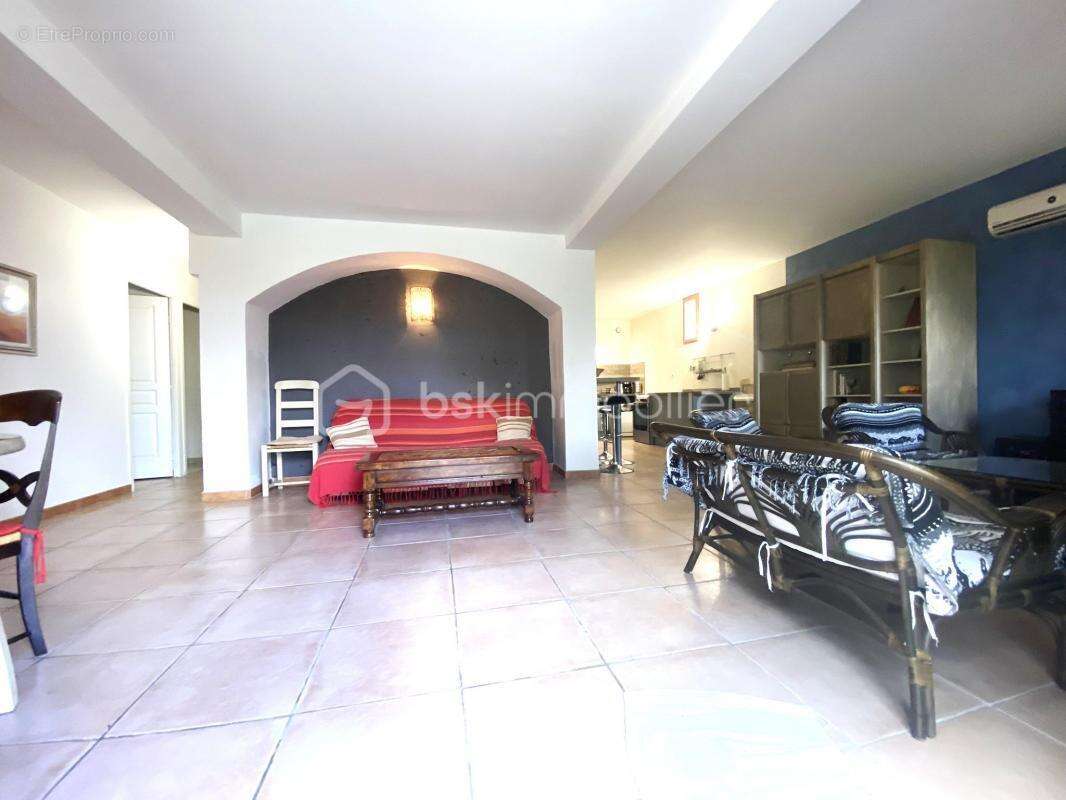 Maison à SAINT-GILLES