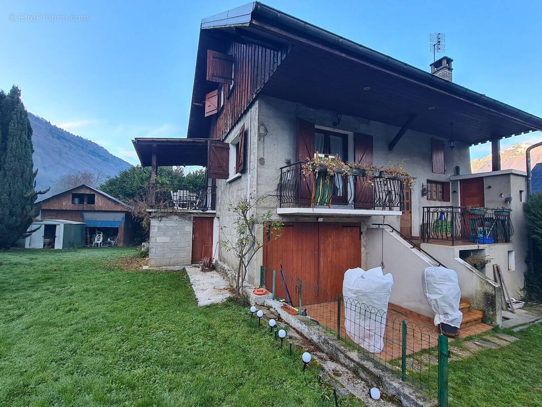 Maison à SAINTE-HELENE-SUR-ISERE