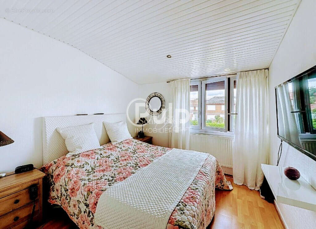 Maison à COURRIERES