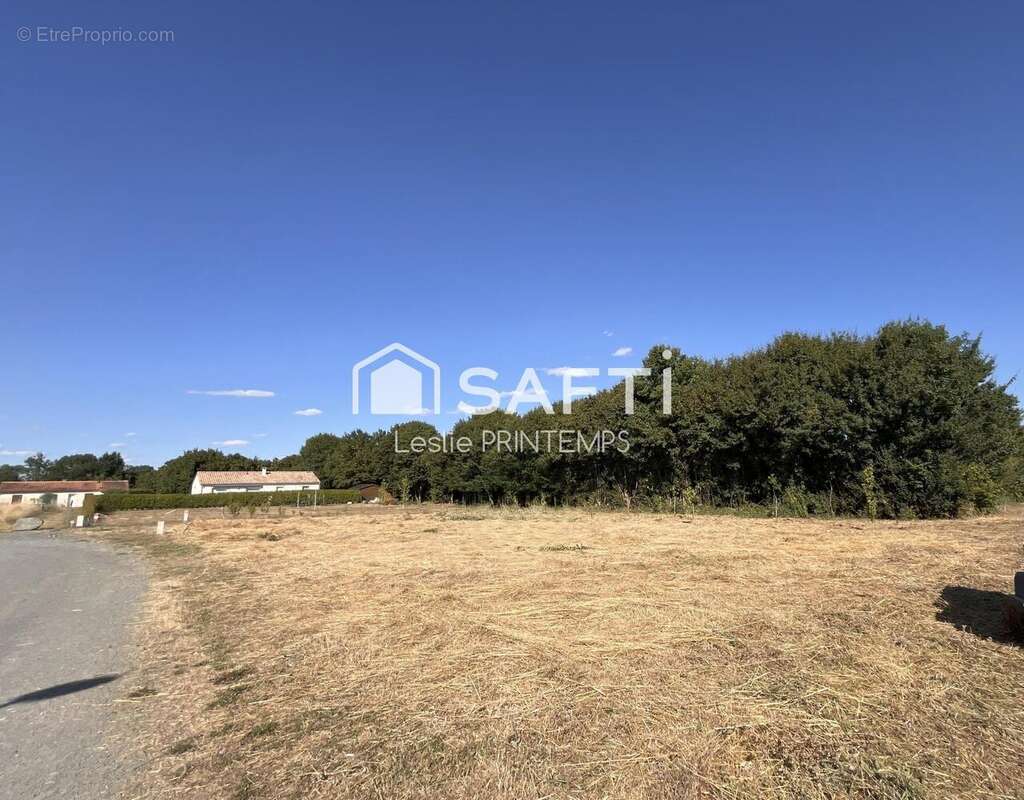 Terrain 1061 m² à Beceleuf  - photo 2