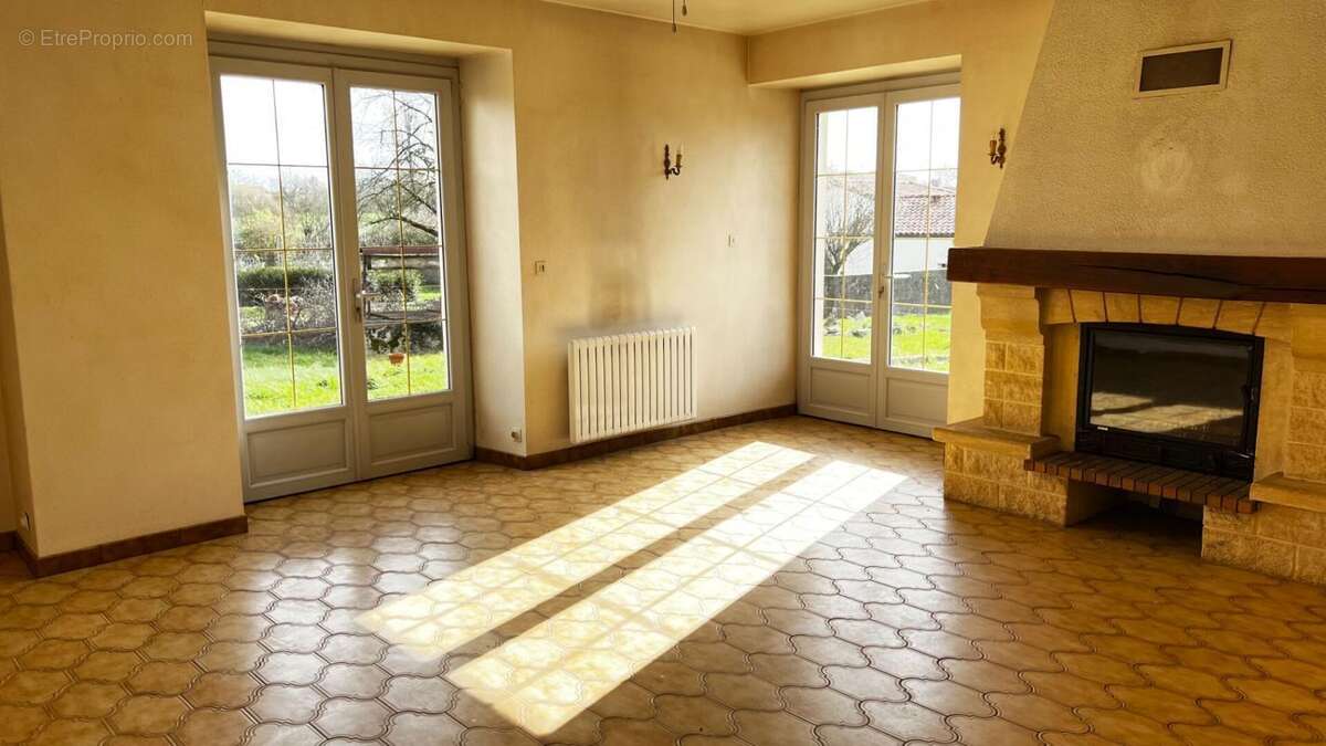 Maison à POUZAUGES