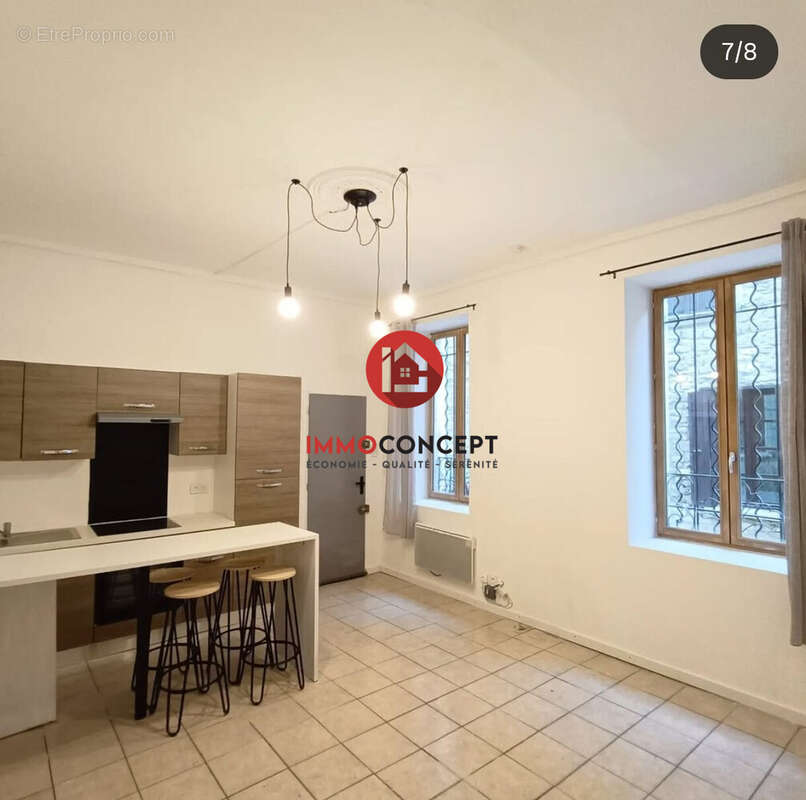 Appartement à ROQUEMAURE