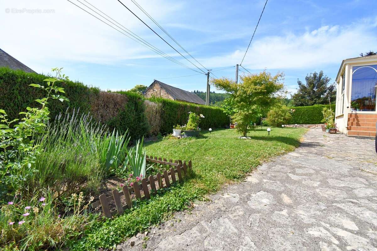 Maison à ROUSSILLON-EN-MORVAN