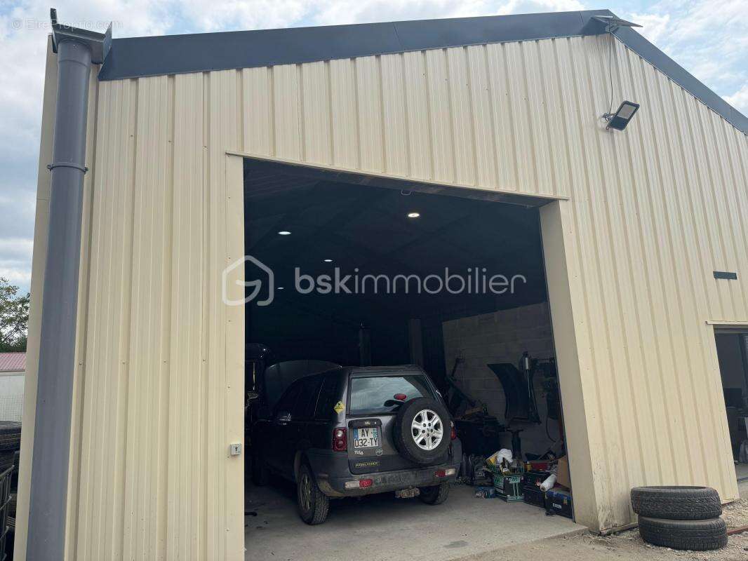 Commerce à MONTPON-MENESTEROL