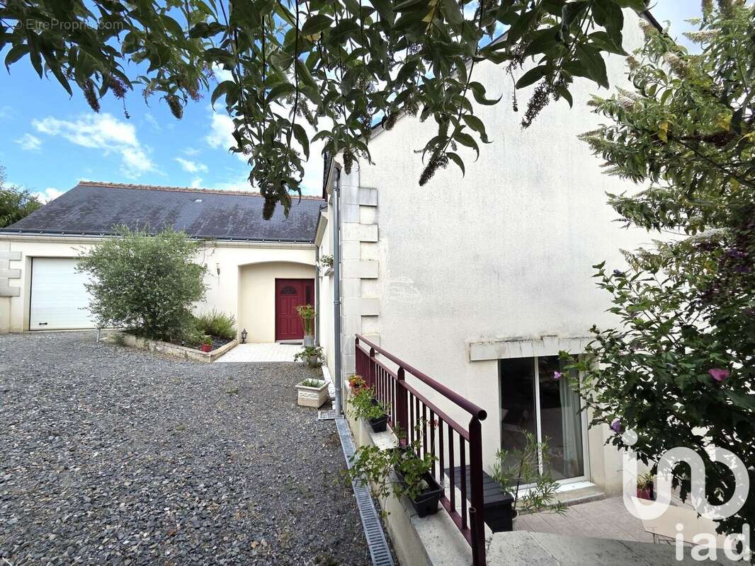 Photo 2 - Maison à SAINT-EPAIN