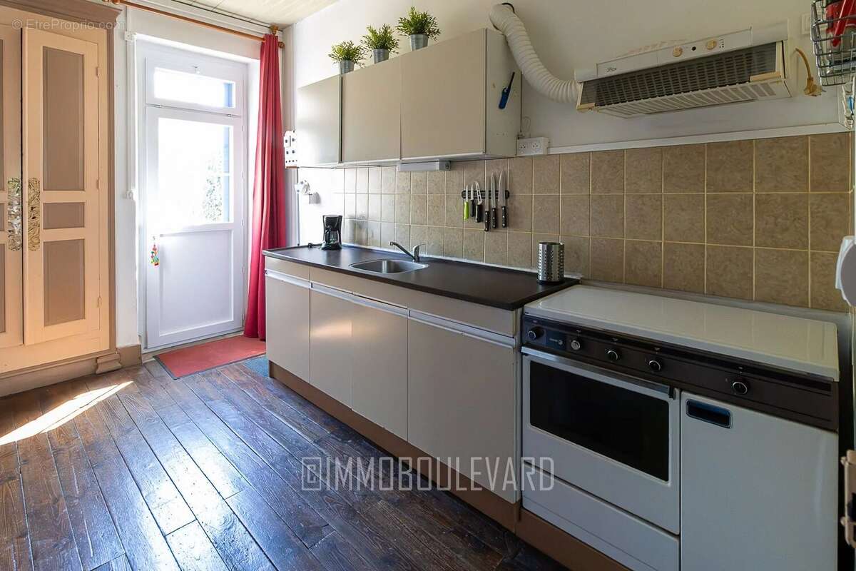 Maison avec jardin et garage à St. Maurice près Pionsat - photo 12