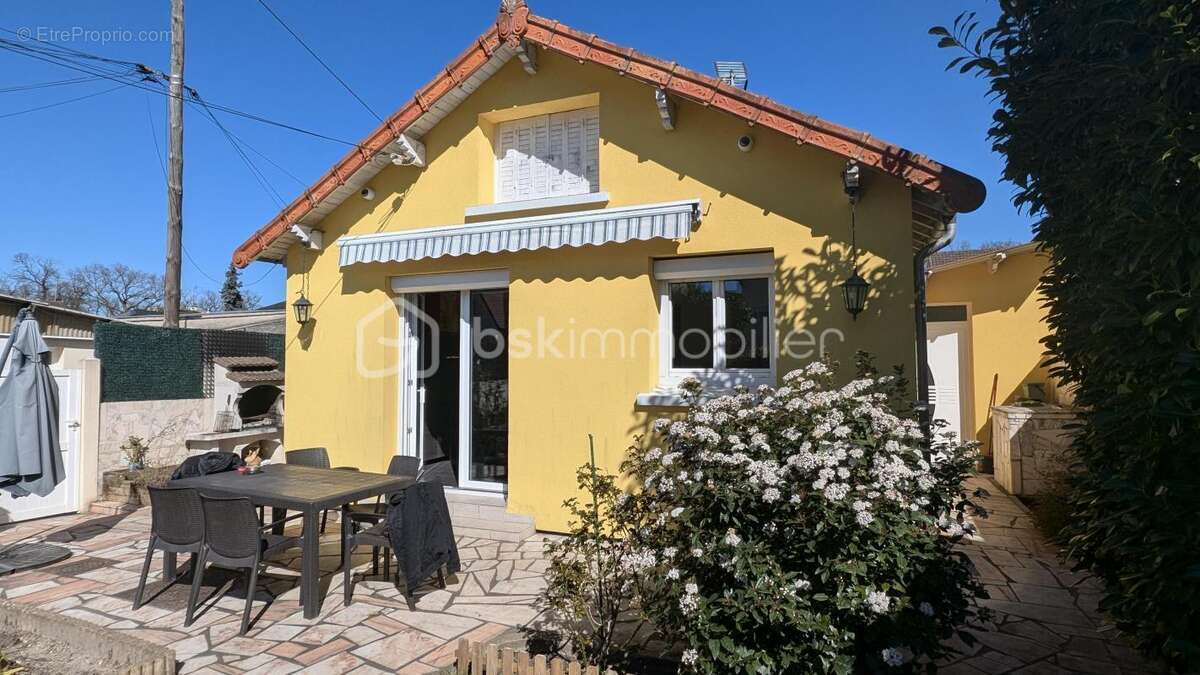 Maison et locaux d'activités - photo 8