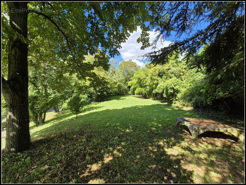 Maison à MONCRABEAU