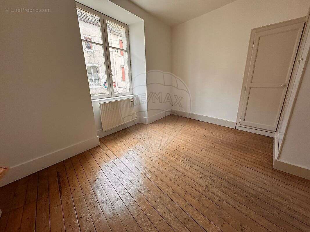 Autre à SAINT-PIERRE-LE-MOUTIER