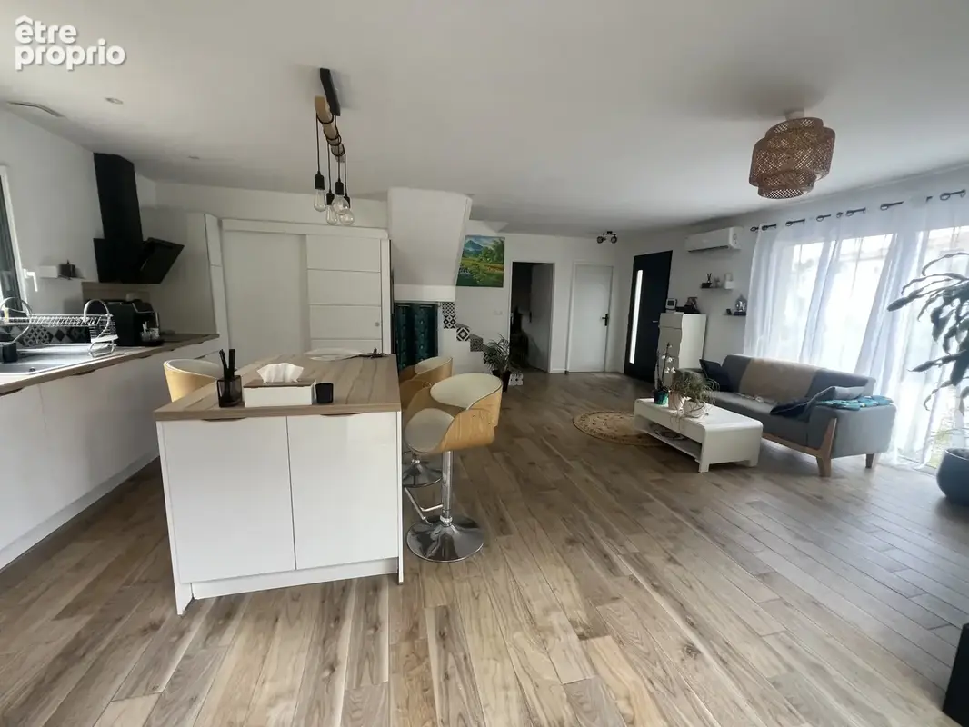 Maison contemporaine récente dans village recherché - photo 8