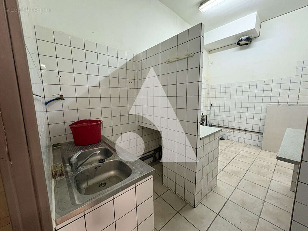 Local commercial Vals Les Bains 71.42 m2 - photo 4