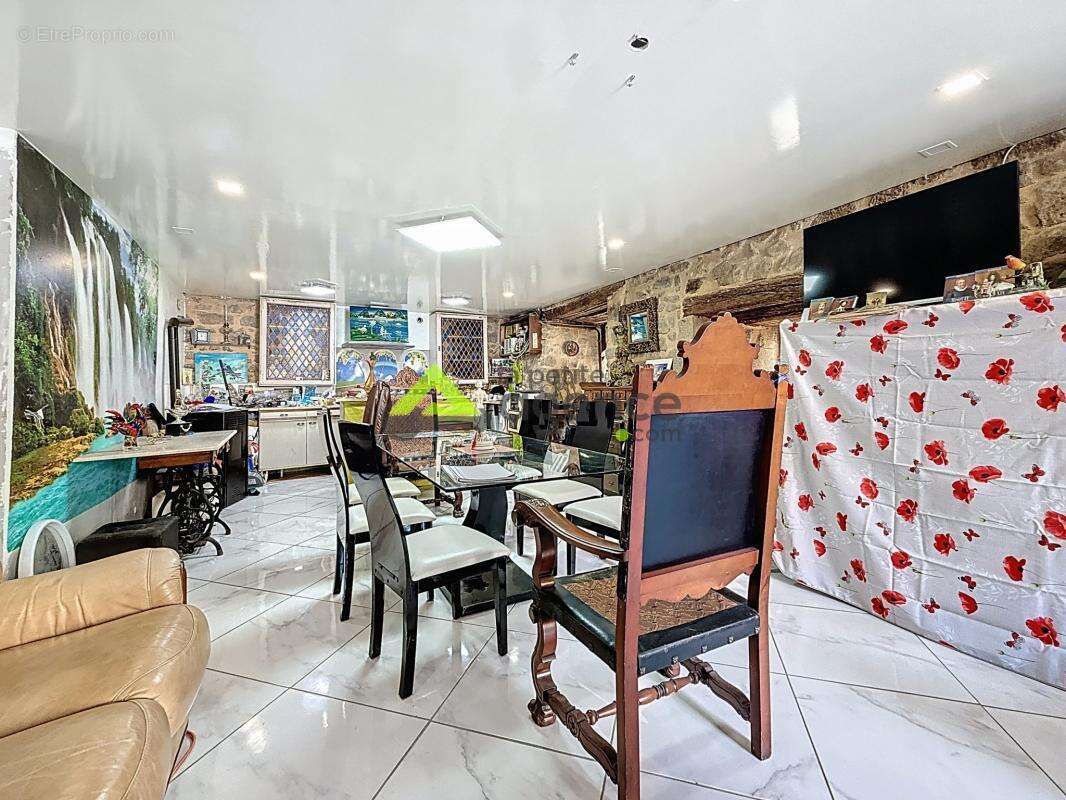 Appartement à SAINT-VAURY