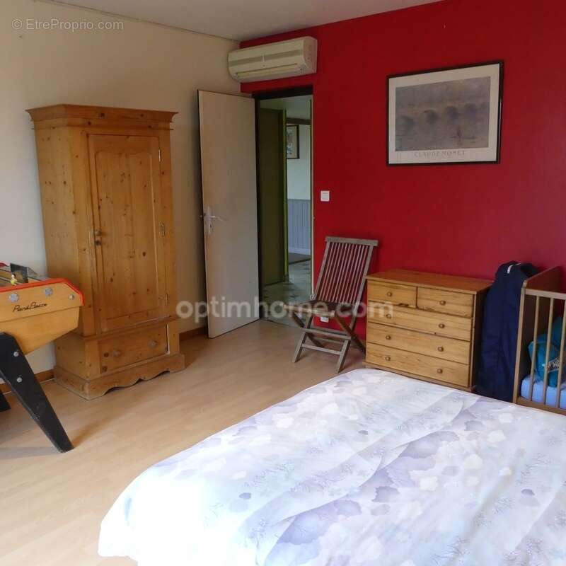 Maison à VIC-DE-CHASSENAY