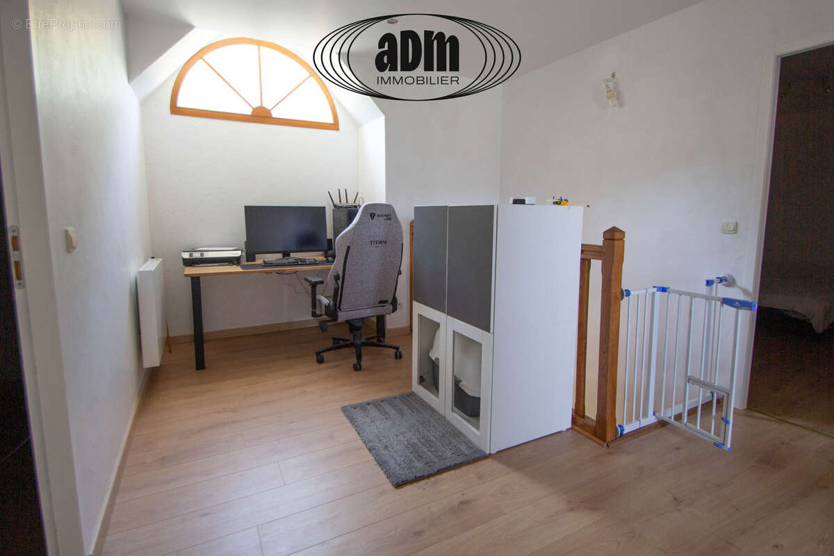 Pavillon de qualité de 180M2 au calme sur 2 500 m2 de terrain - photo 11