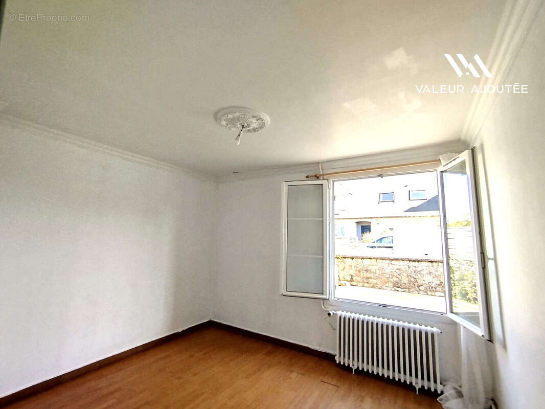 Chambre 1 - Maison à VALOGNES