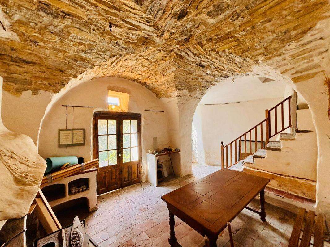 Maison à GROSPIERRES