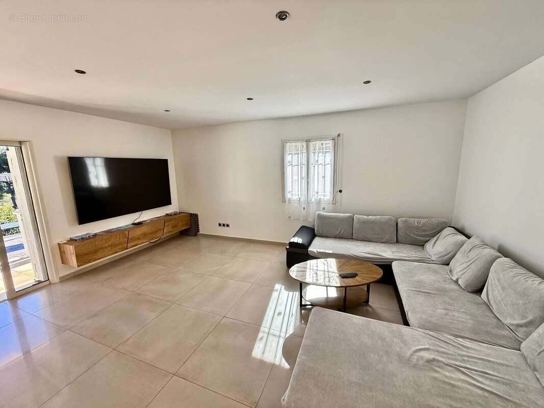 Maison à CAGNES-SUR-MER