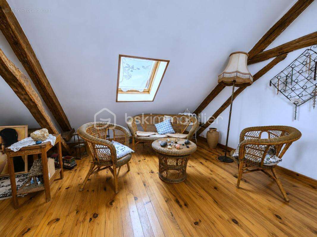 Maison de caractère – Beaux volumes, 3 chambres et jardin - photo 14