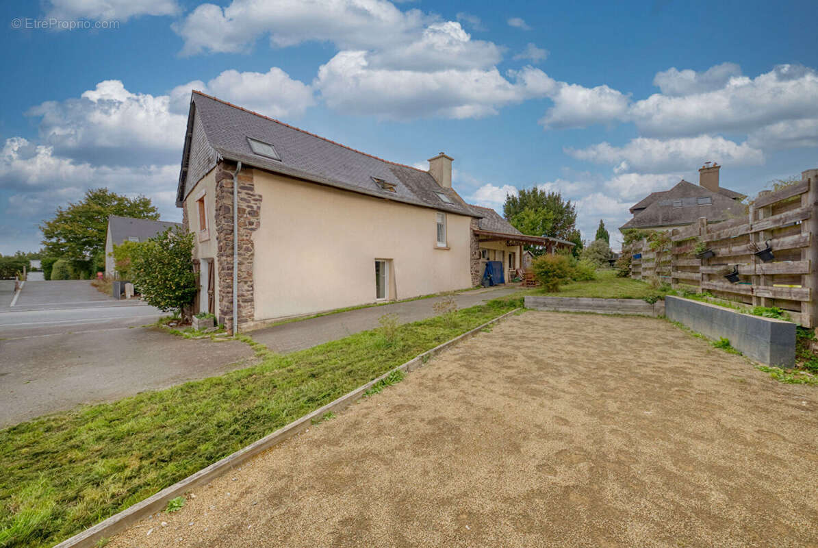 Maison à BREAL-SOUS-MONTFORT