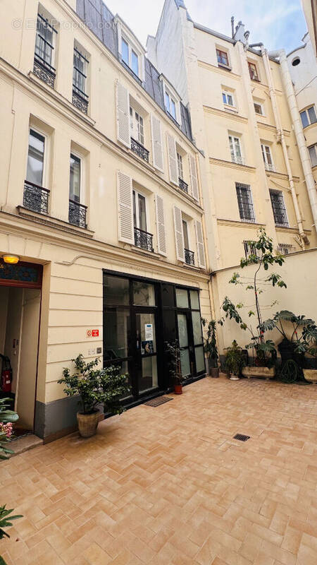 Appartement à PARIS-10E