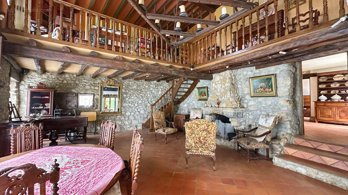 Maison à SAINT-AUPRE