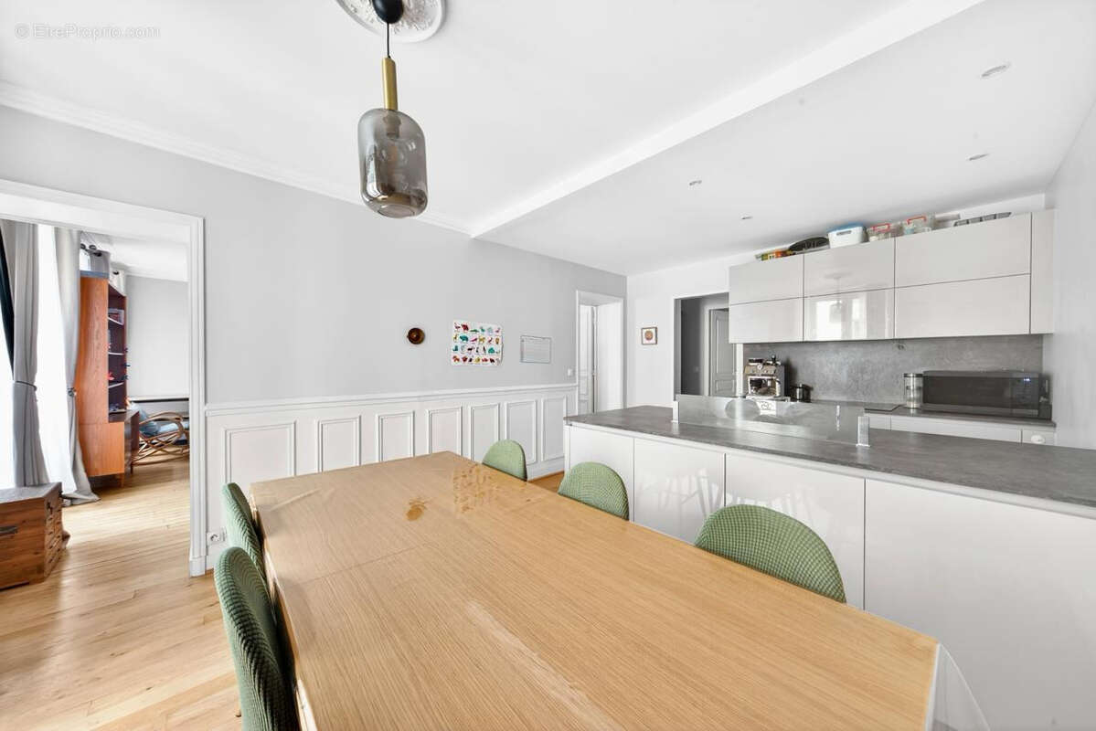 Appartement à PARIS-10E