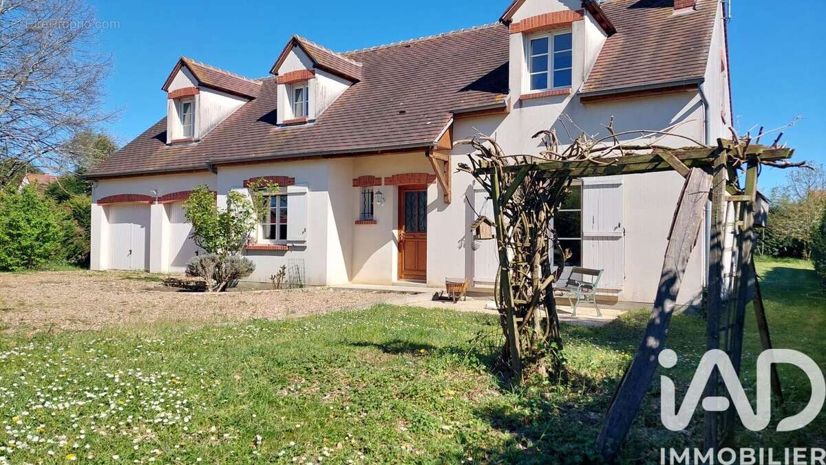 Photo 1 - Maison à MONTARGIS