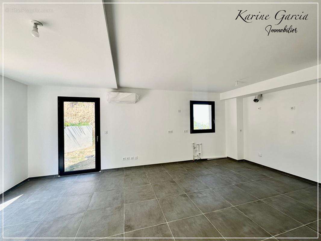 Appartement à SIX-FOURS-LES-PLAGES